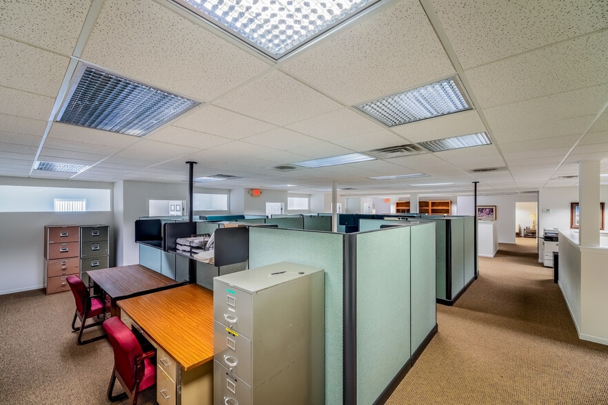 More Photos Of 4615-4621 S Wayne Rd, Wayne Storefront For Sale