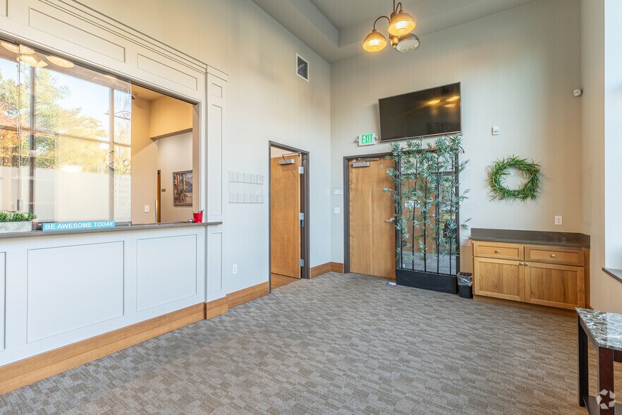 More Photos Of 512-514 7th St, Oregon City Medical For Sale