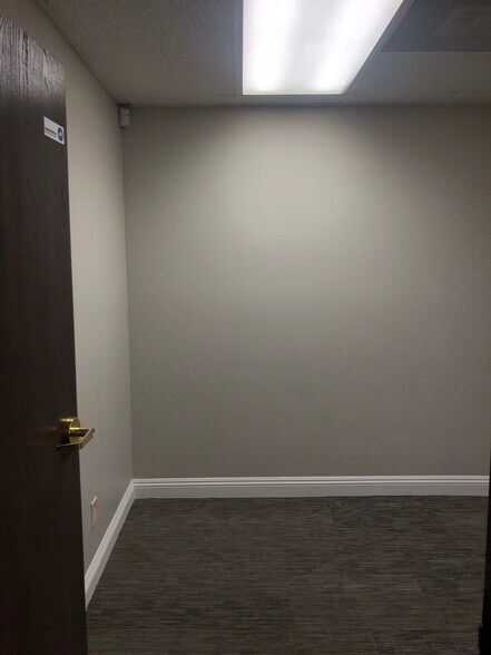 More Photos Of 6864 Indiana Ave, Riverside Office For Lease