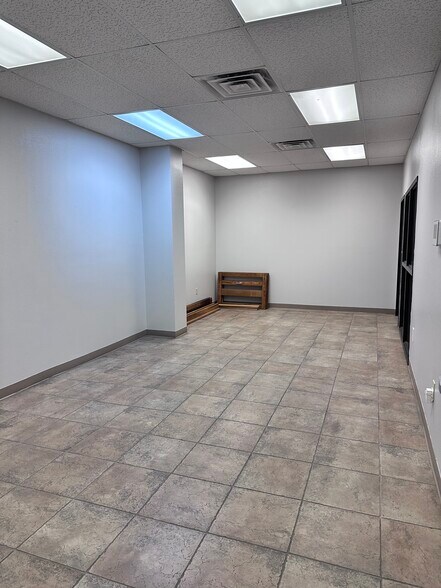 More Photos Of 4809 W Loop 289, Lubbock Warehouse For Lease