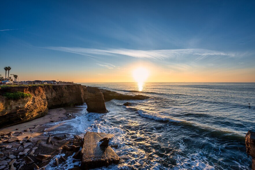 More Photos Of 4741 Point Loma Ave, San Diego Storefront Retail Residential For Sale