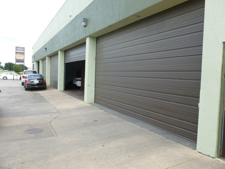 More Photos Of 1455 W Trinity Mills, Carrollton Freestanding For Lease