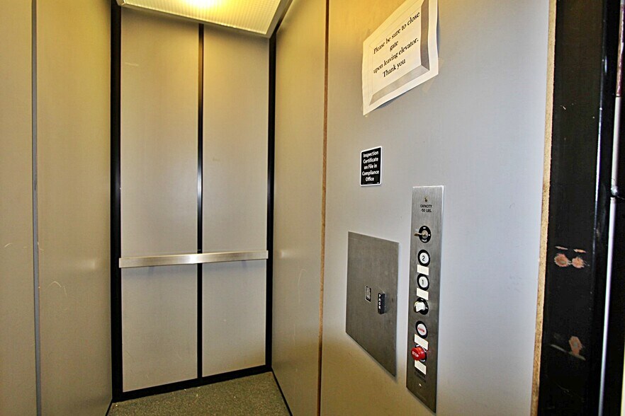 More Photos Of 131 Orchard Park Rd, West Seneca Office For Sale