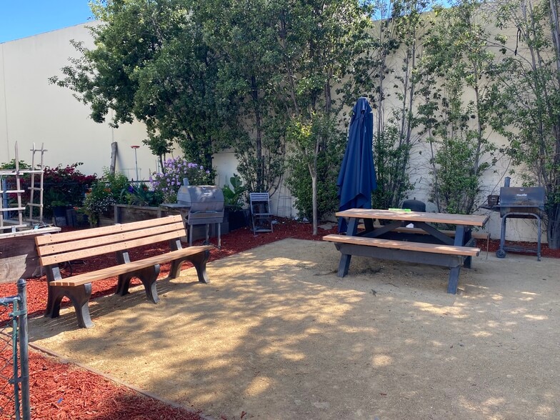 More Photos Of 1050-1066 47th Ave, Oakland Apartments For Lease