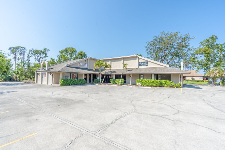 Primary Photo Of 12795 Kenwood Ln, Fort Myers Storefront For Lease