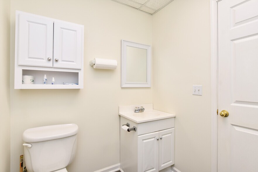More Photos Of 124 N Charleston St, Blacksburg Warehouse For Sale