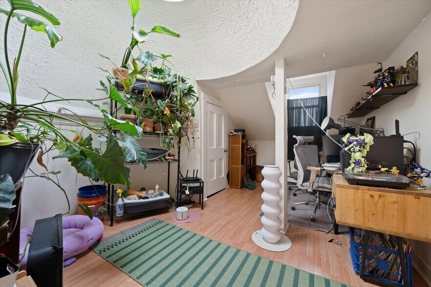 More Photos Of 72 3rd St, Bangor Apartments For Sale