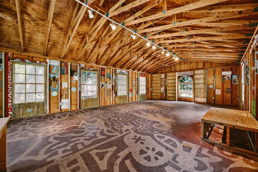 More Photos Of 812 W 10th St, Austin Office For Sale