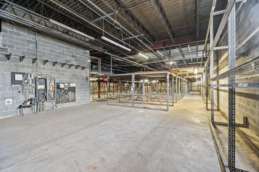 More Photos Of 1010 Spruce St, Lawrenceville Warehouse For Sale