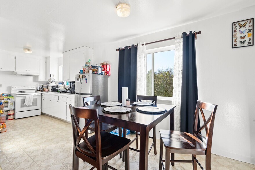 More Photos Of 470 Willow Ave, Half Moon Bay Apartments For Sale