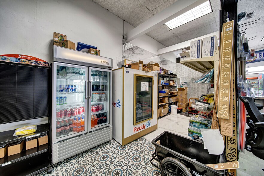 More Photos Of 14951 S Dixie Hwy, Palmetto Bay Freestanding For Lease