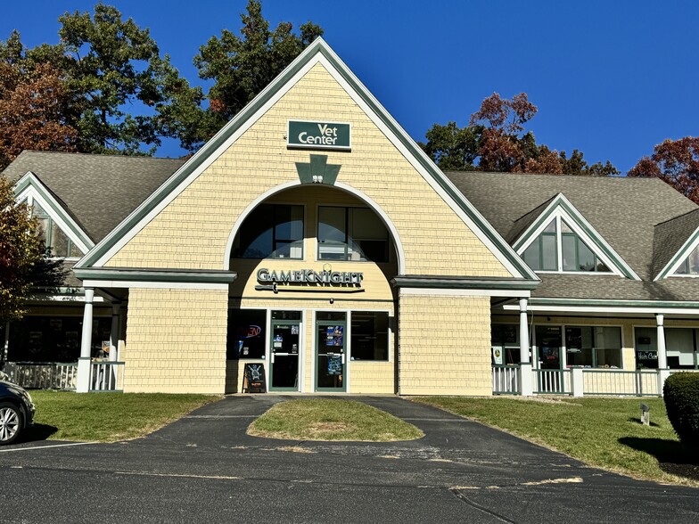 Primary Photo Of 1461 Hooksett Rd, Hooksett Storefront Retail Office For Lease