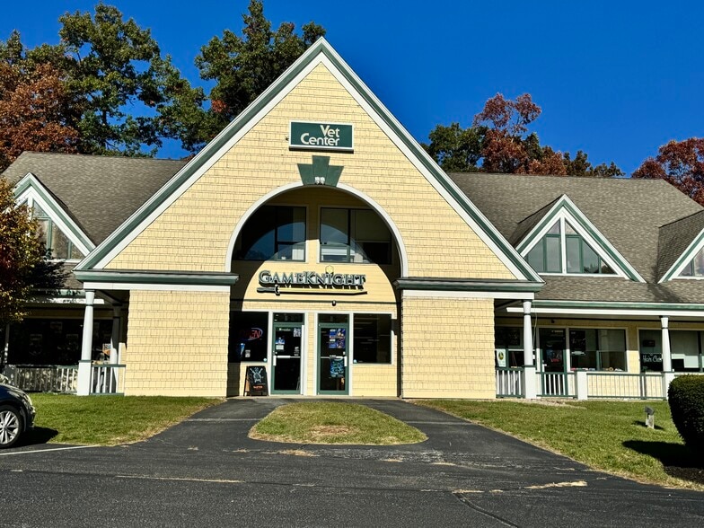 Primary Photo Of 1461 Hooksett Rd, Hooksett Storefront Retail Office For Lease