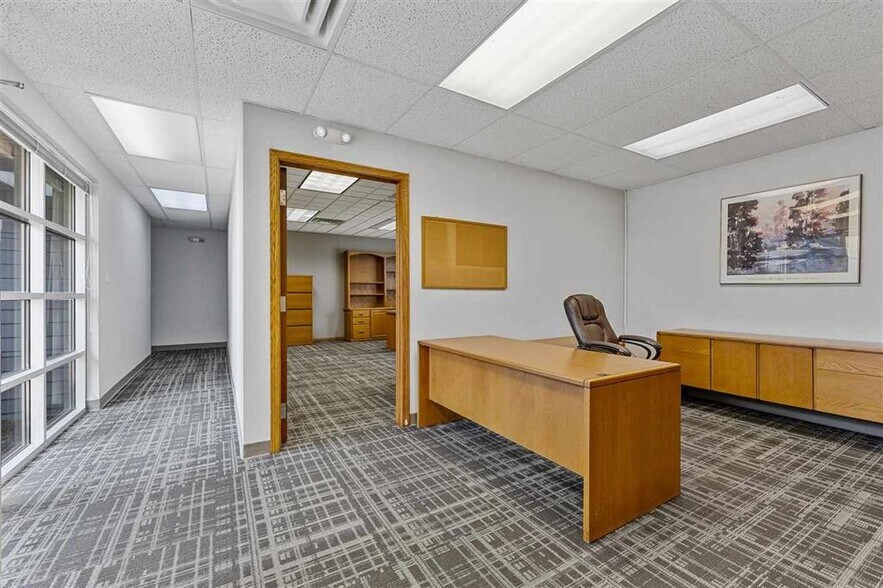 More Photos Of 1 Quail Creek Cir, North Liberty Office For Sale