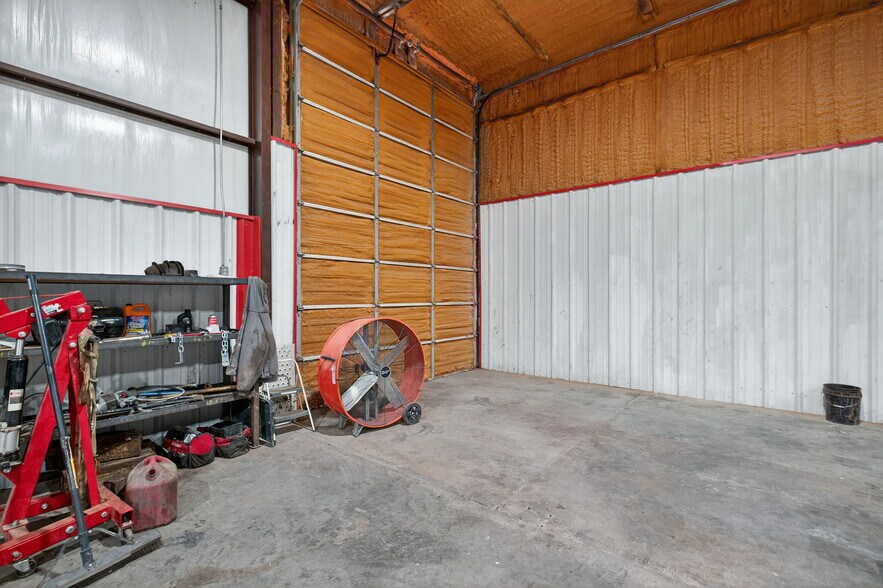 More Photos Of 11010 W Joan Dr, Odessa Warehouse For Sale