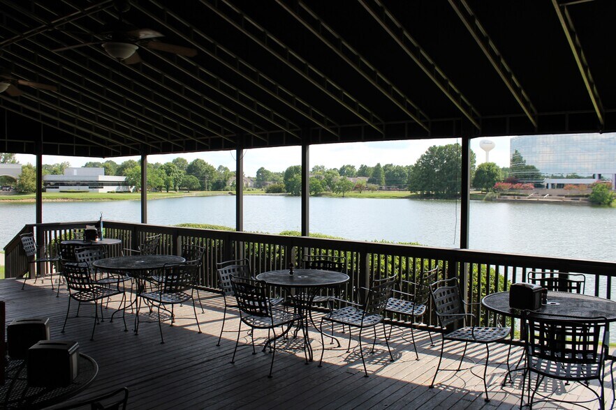 More Photos Of 1065 River Oaks Dr, Flowood Restaurant For Lease
