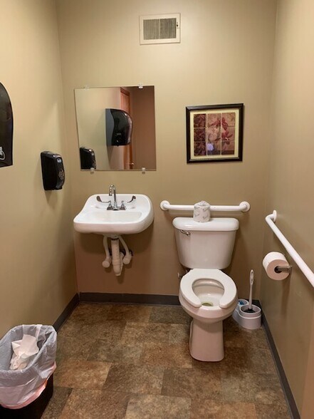 More Photos Of 360 Goucher St, Johnstown Medical For Lease