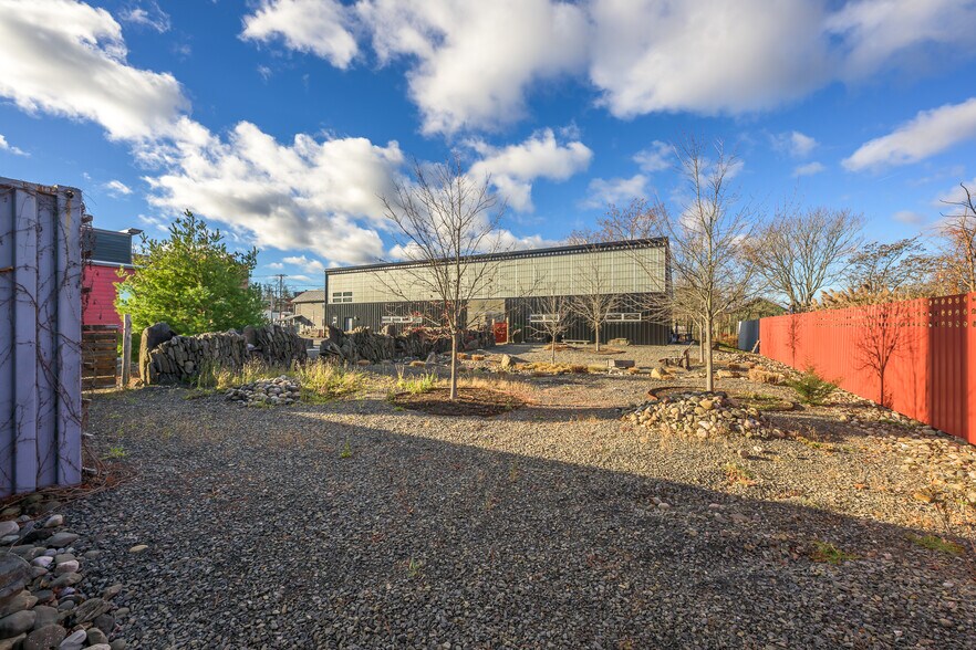 More Photos Of 78-90 Green St, Hudson Flex For Sale