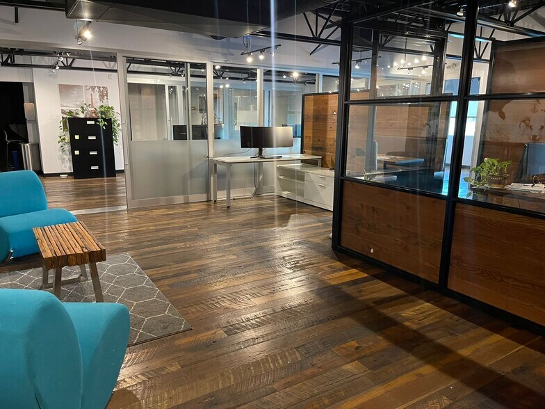 More Photos Of 9050 22 Av SW, Edmonton Showroom For Sale