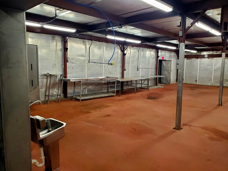 More Photos Of 1907 Sheppard Access Rd, Wichita Falls Food Processing For Lease