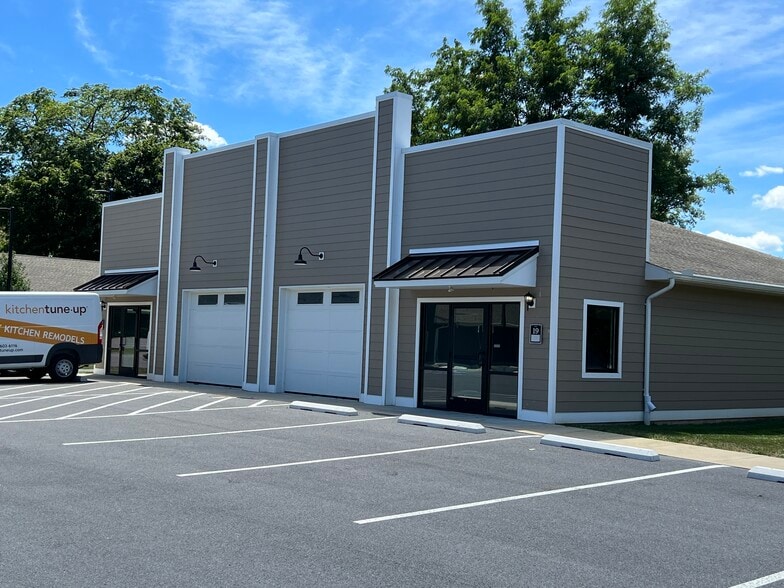 More Photos Of 8520 Allentown Pike, Blandon Unknown For Lease
