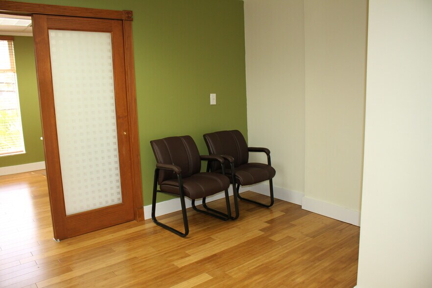 More Photos Of 717 Ponce de Leon Blvd, Coral Gables Office For Sale