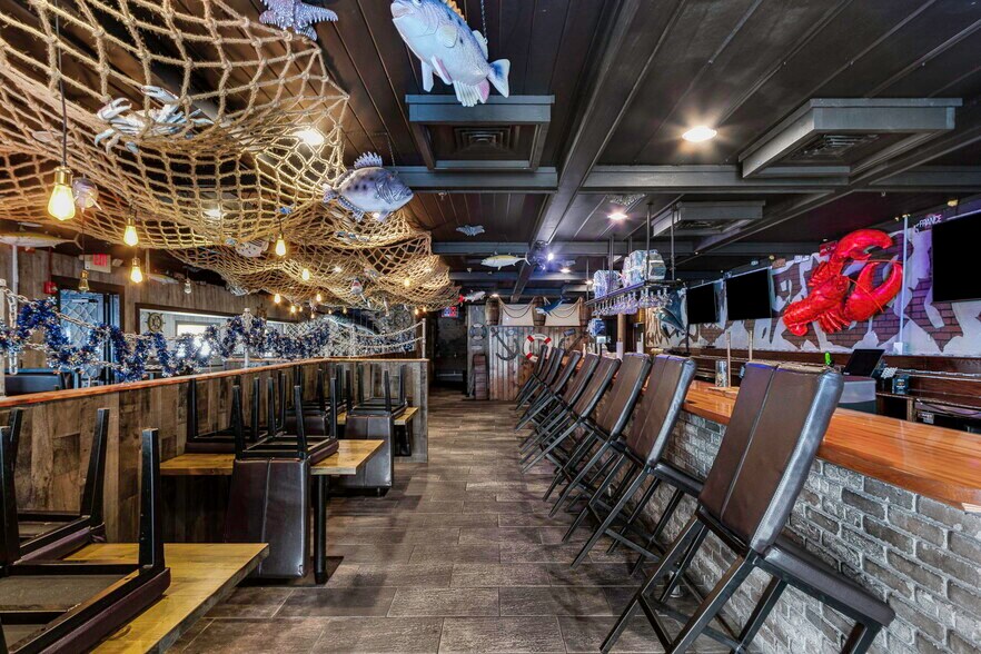 More Photos Of 2901 Tyrone Blvd, Saint Petersburg Restaurant For Sale