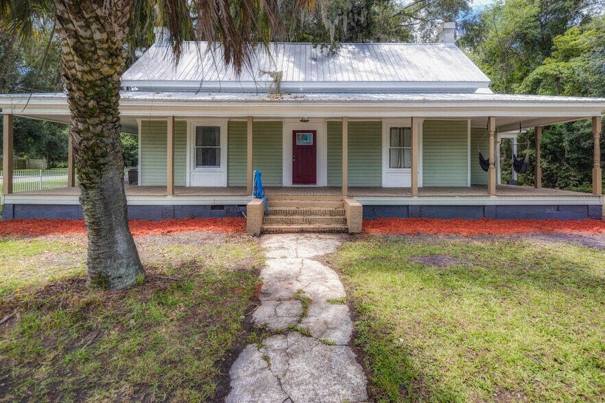More Photos Of 290 E King Ave, Kingsland Office For Sale