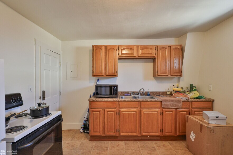 More Photos Of 38 W Central Ave, Bangor Apartments For Sale