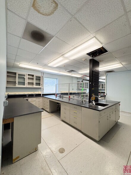 More Photos Of 35 NE Industrial Rd, Branford Research And Development For Lease