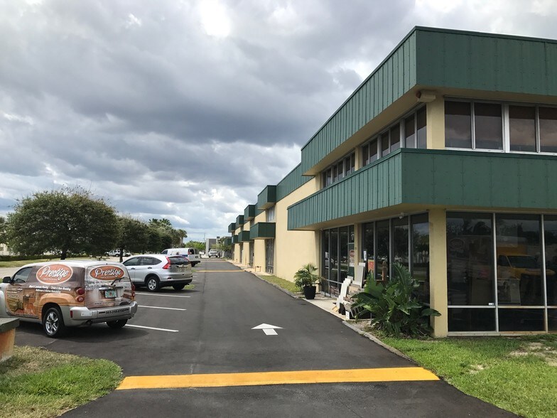 More Photos Of 1683-1711 Latham Rd, West Palm Beach Light Distribution For Lease