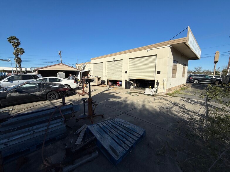 More Photos Of 7349 Fair Oaks Blvd, Carmichael General Retail For Sale