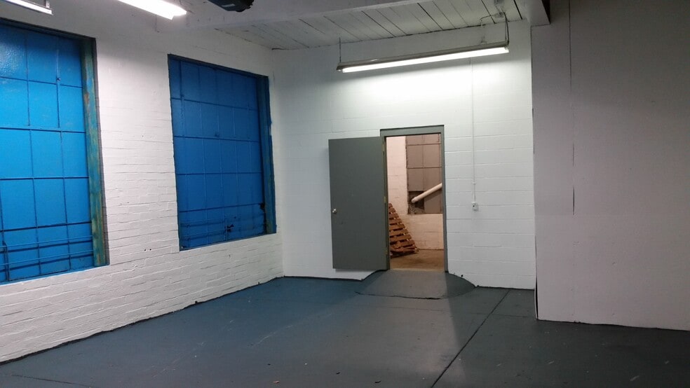 More Photos Of 69 Montgomery St, Pawtucket Office Residential For Sale