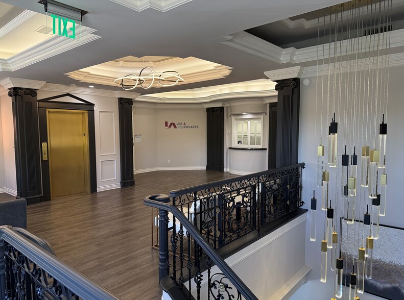 More Photos Of 5707 Corsa Ave, Westlake Village Loft Creative Space For Lease