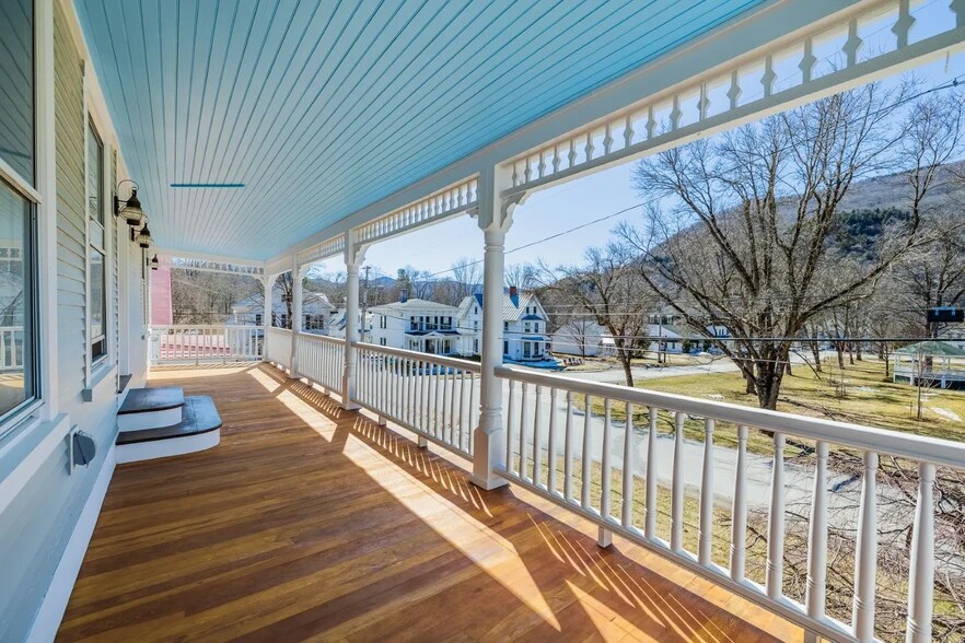 More Photos Of 31 Huntington Pl, Rochester Apartments For Sale