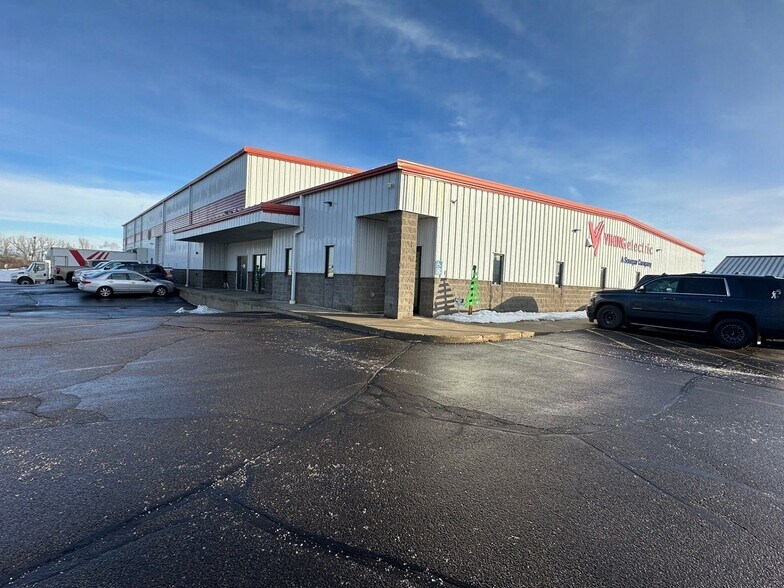 More Photos Of 320 Lundin Blvd, Mankato Warehouse For Lease