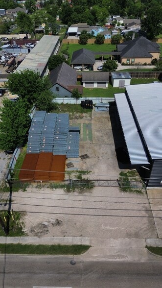 More Photos Of 7902 Irvington, Houston Warehouse For Sale