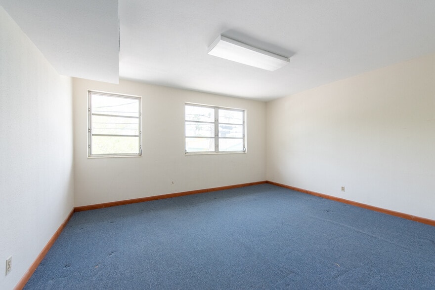 More Photos Of 4608 N Nebraska Ave, Tampa Religious Facility For Sale