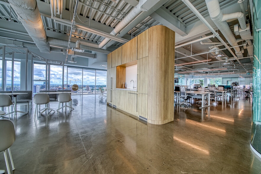 More Photos Of 900 Boul De Maisonneuve O, Montréal Office For Lease