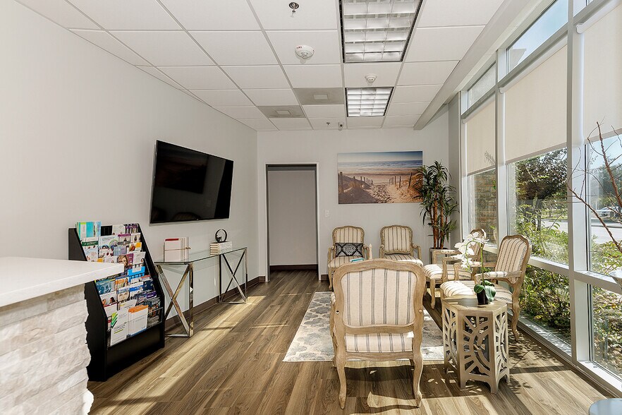 More Photos Of 114 Vision Park Blvd, Shenandoah Office For Sale