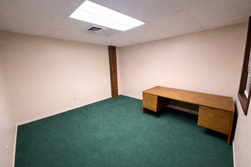 More Photos Of 4212 S Hocker Dr, Independence Office For Sale