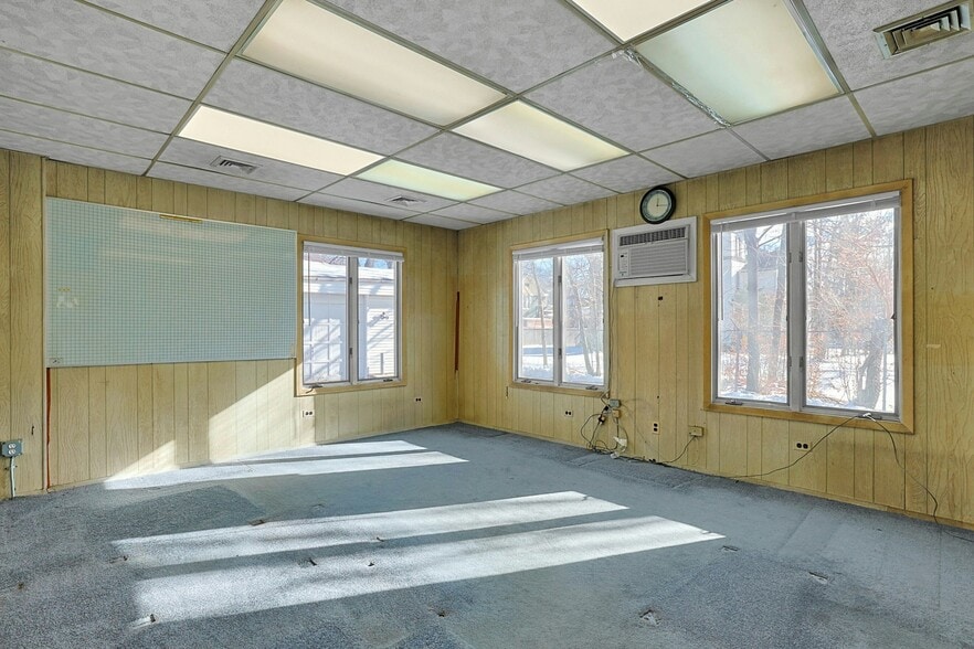 More Photos Of 162 Orange Ave, Suffern Office Residential For Sale
