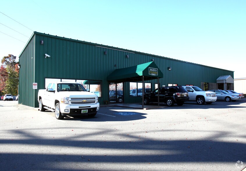 Primary Photo Of 4320-4340 E 43rd St, North Little Rock Service For Lease