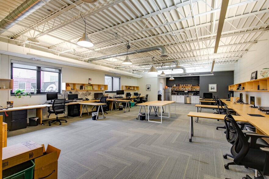 More Photos Of 3310 W Clay St, Richmond Showroom For Lease