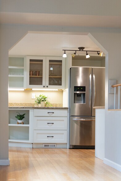 More Photos Of 1824 SW Greenway Cir, West Linn Specialty For Sale