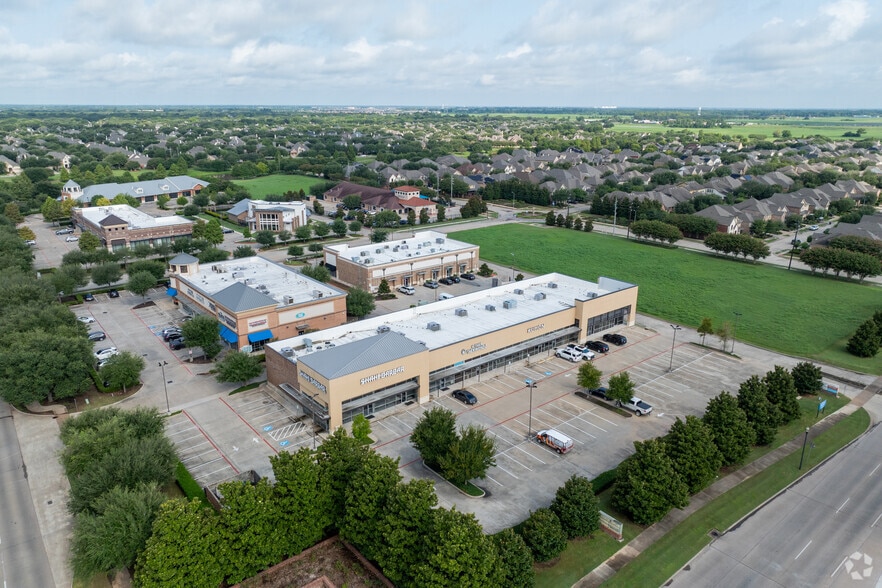 More Photos Of 12920 University Blvd, Sugar Land Storefront For Sale