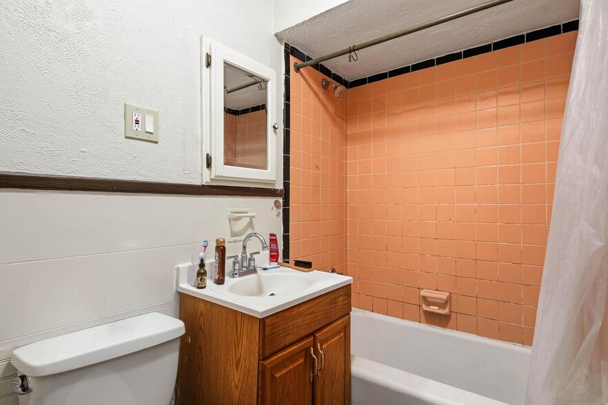 More Photos Of 73 Welles St S, Wilkes-Barre Apartments For Sale