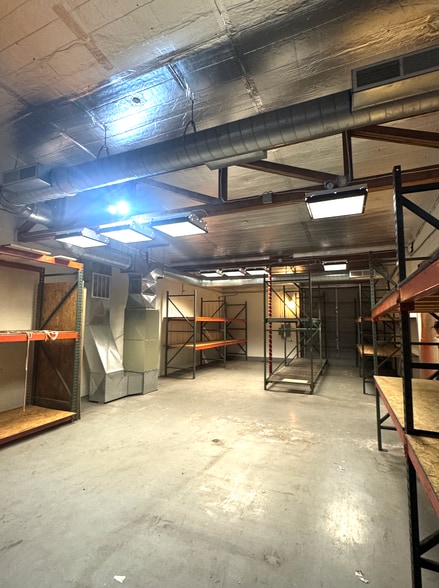 More Photos Of 315-316 Robinson Ln, Wilmington Warehouse For Lease
