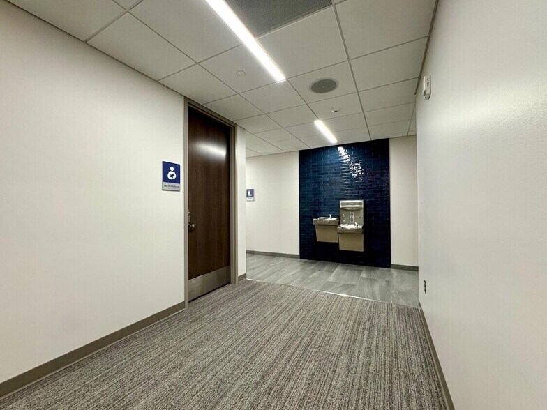 More Photos Of 2204 University Dr, Kearney Serviced Offices For Lease