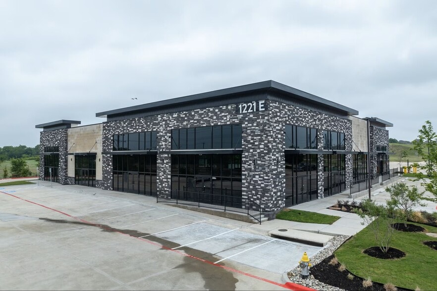 More Photos Of 1221 E University Dr, Prosper General Retail For Lease